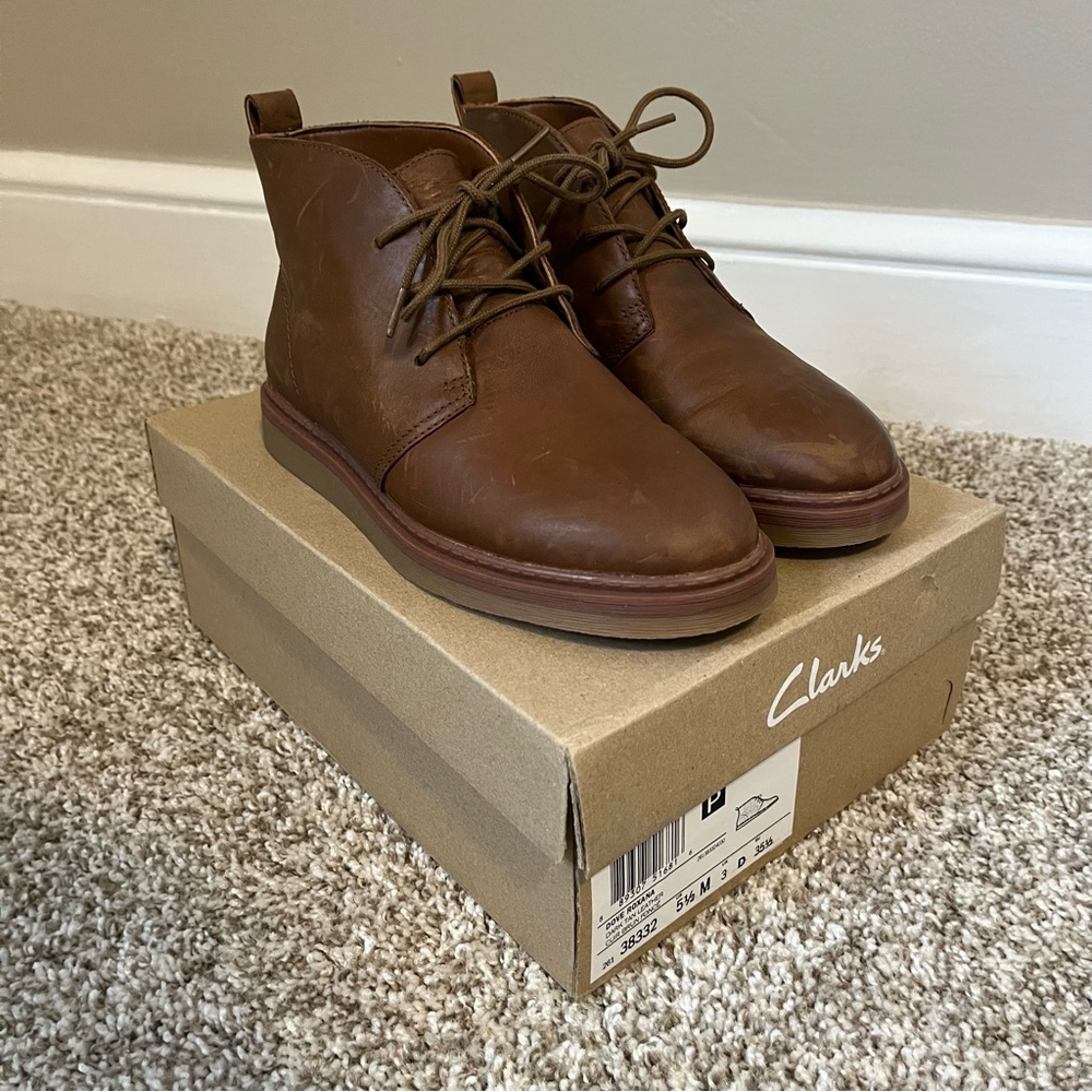 Clarks Dark Tan Leather Dove Roxana Boots Size 5.5 M